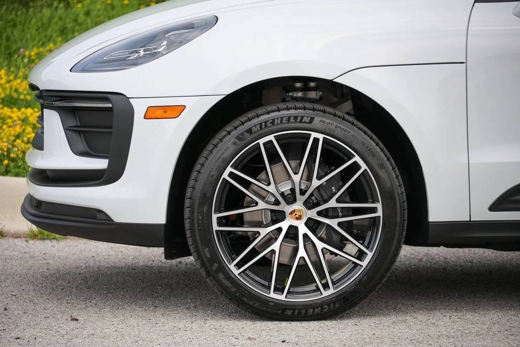 2026 Porsche Macan Base