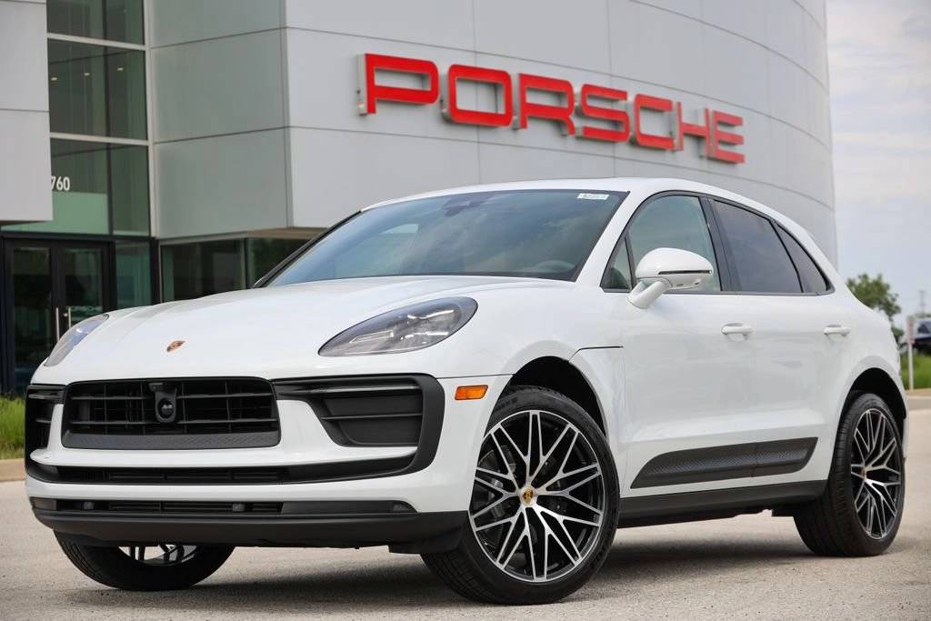 2026 Porsche Macan Base