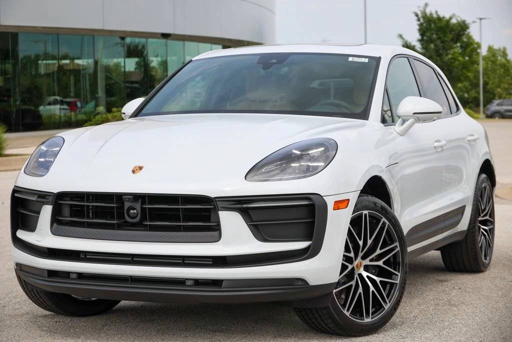 2026 Porsche Macan Base