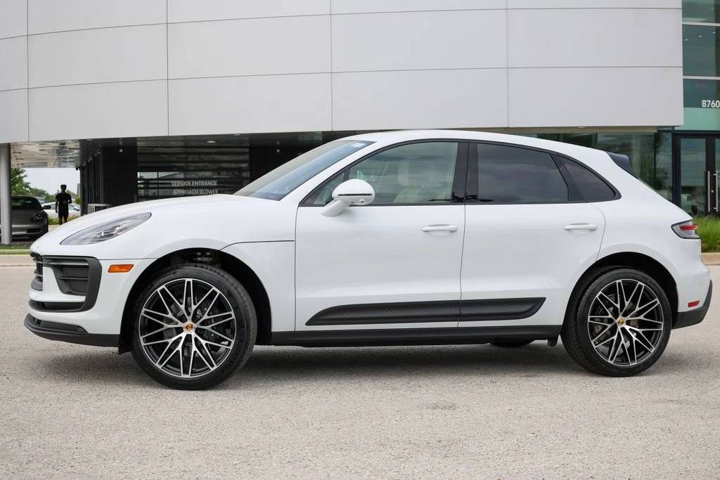 2026 Porsche Macan Base
