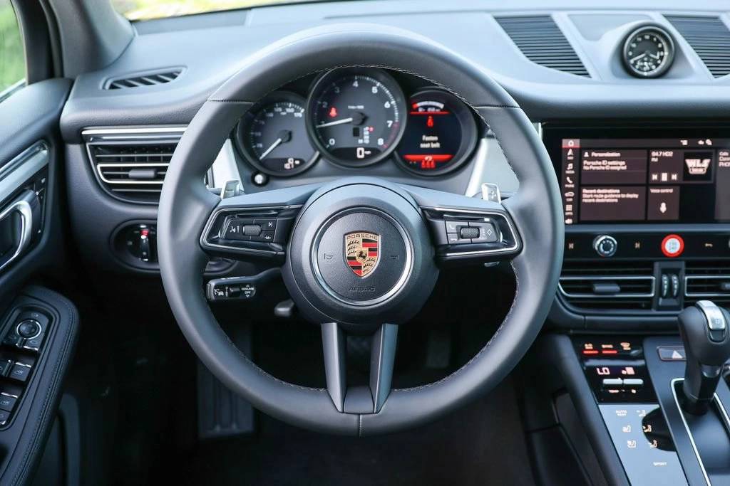 2026 Porsche Macan Base