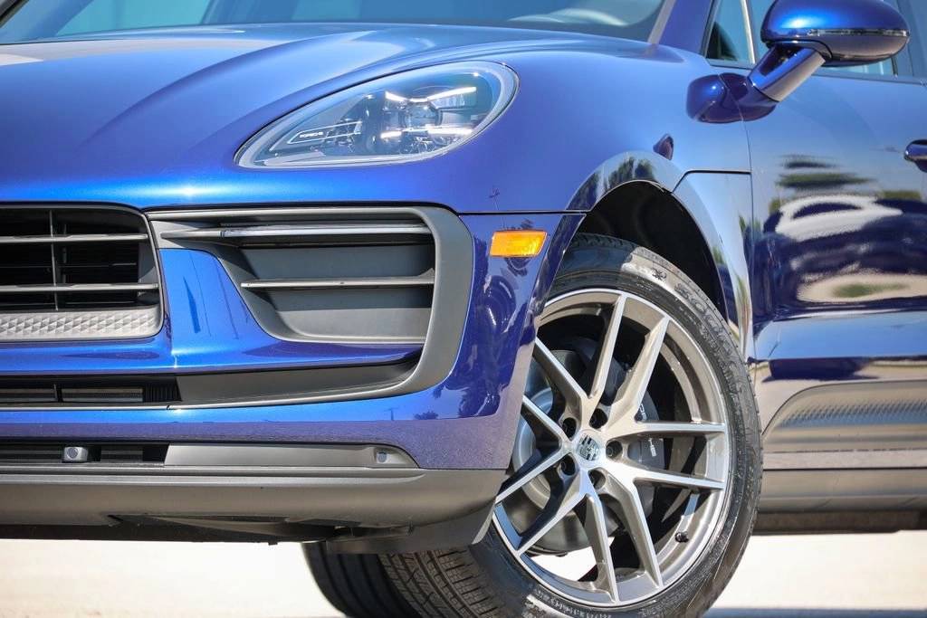 2026 Porsche Macan Base