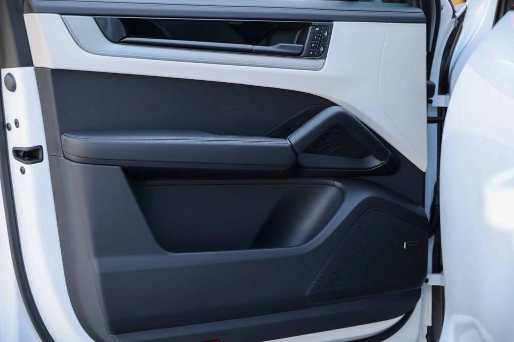 2026 Porsche Cayenne Base