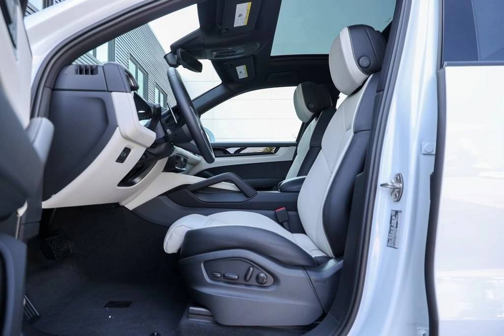 2026 Porsche Cayenne Base