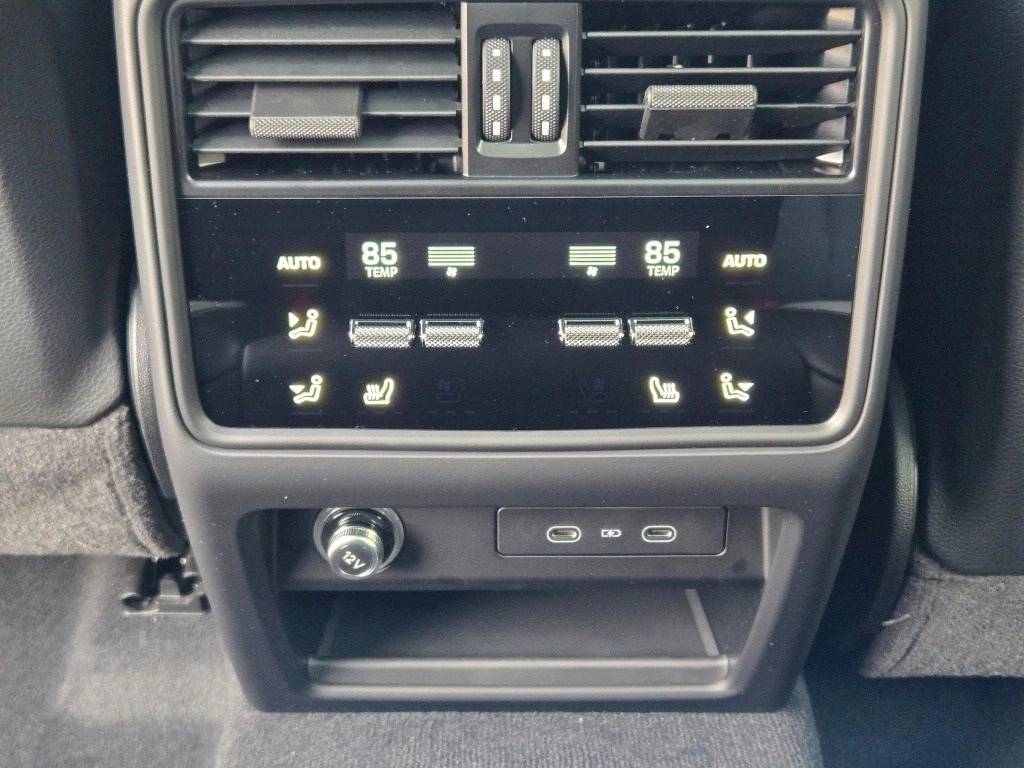 2026 Porsche Cayenne Base