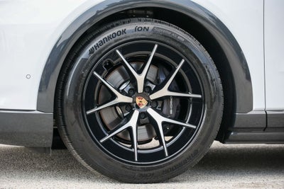 2026 Porsche Cayenne Base