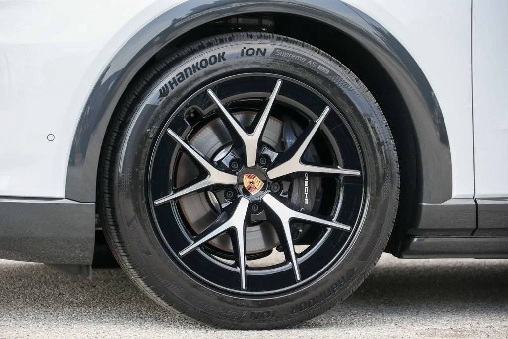 2026 Porsche Cayenne Base