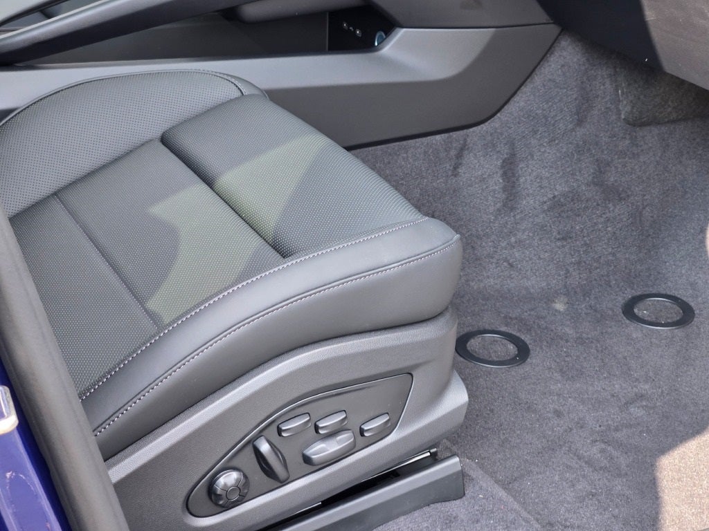 2025 Porsche Macan Electric 4