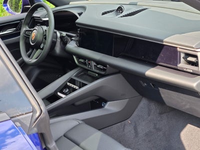 2025 Porsche Macan Electric 4