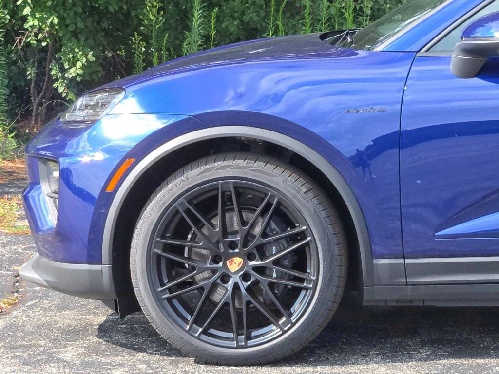 2025 Porsche Macan Electric 4