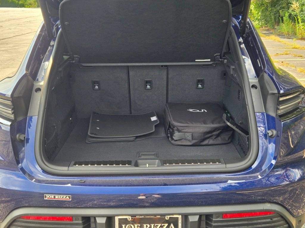 2025 Porsche Macan Electric 4