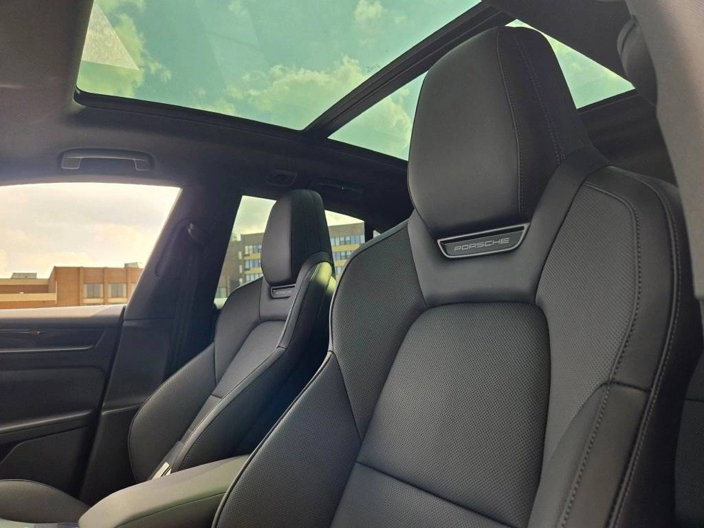 2025 Porsche Macan Electric 4