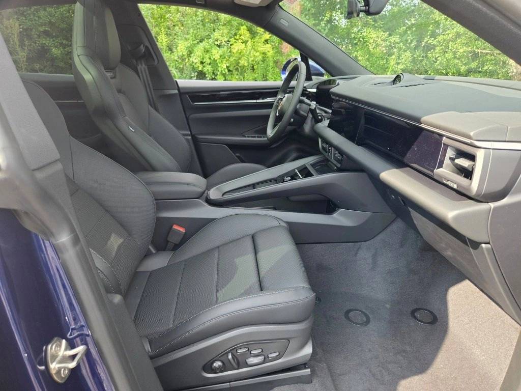 2025 Porsche Macan Electric 4