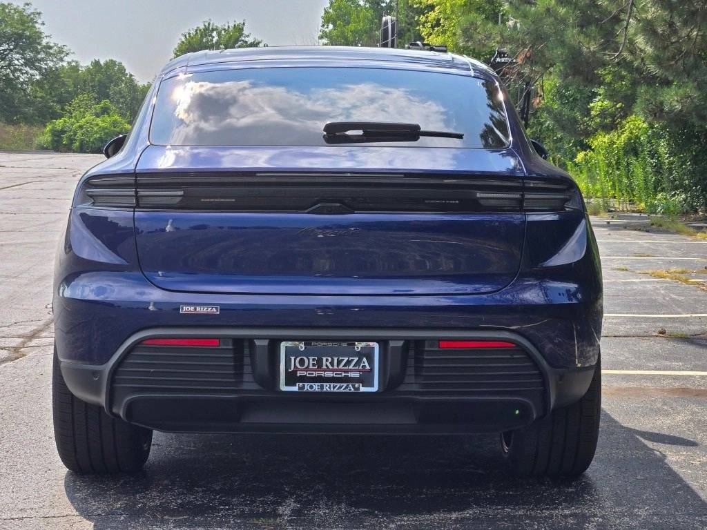 2025 Porsche Macan Electric 4