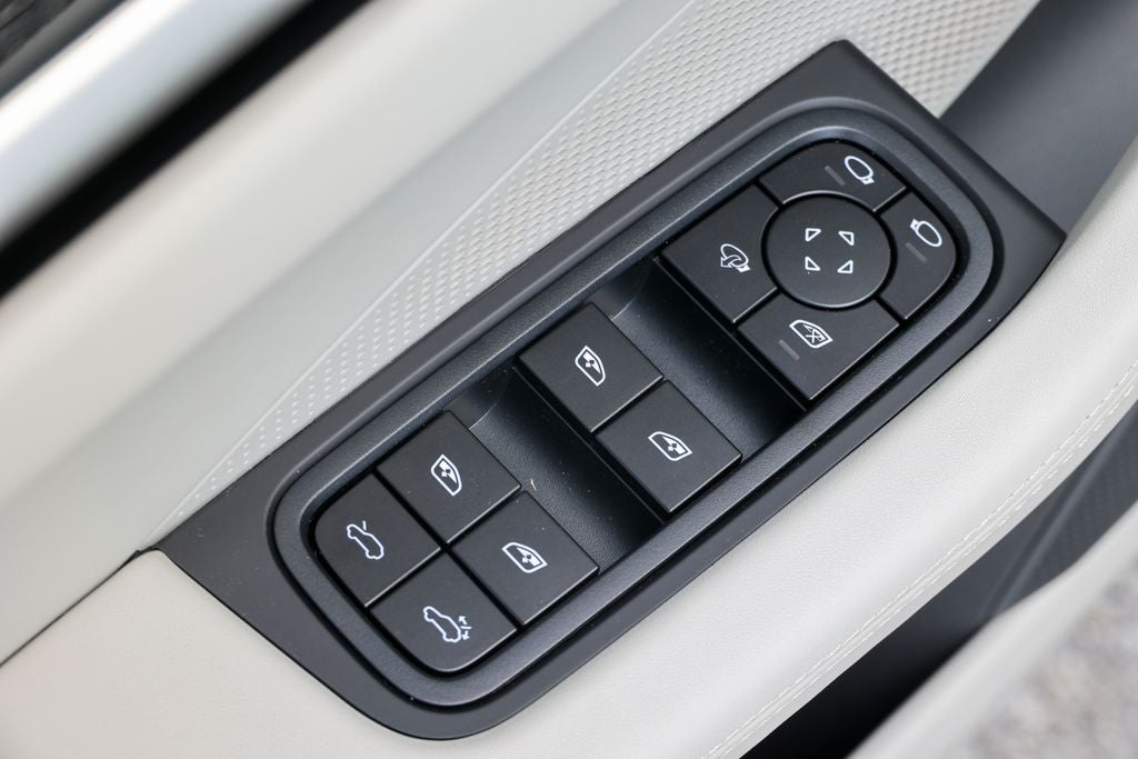 2026 Porsche Macan Electric 4