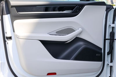 2026 Porsche Macan Electric 4