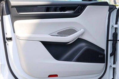 2026 Porsche Macan Electric 4