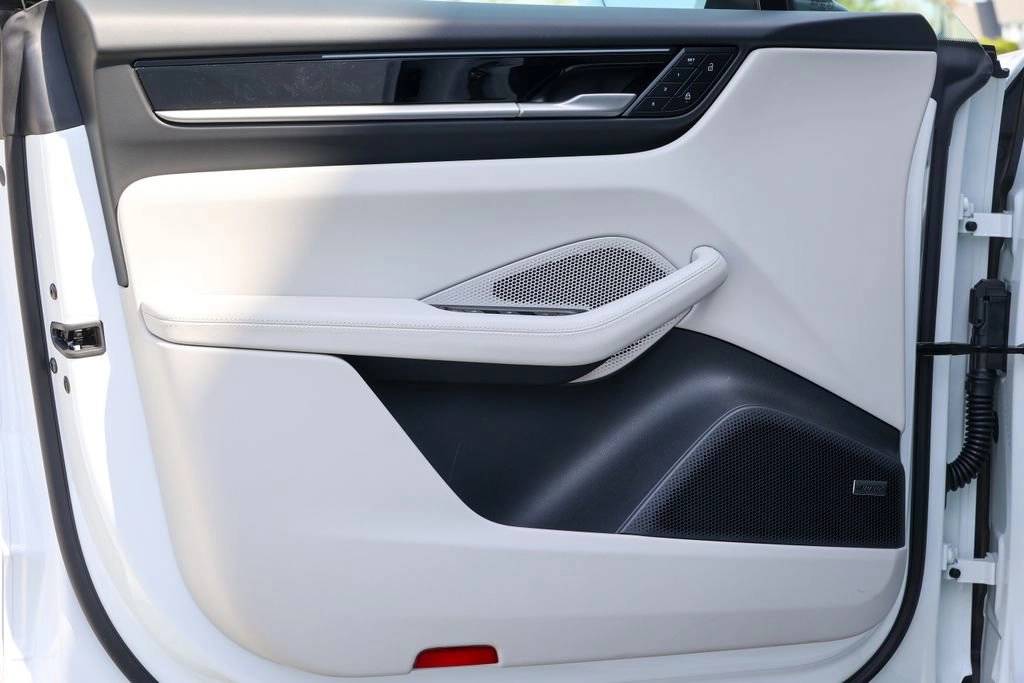 2026 Porsche Macan Electric 4