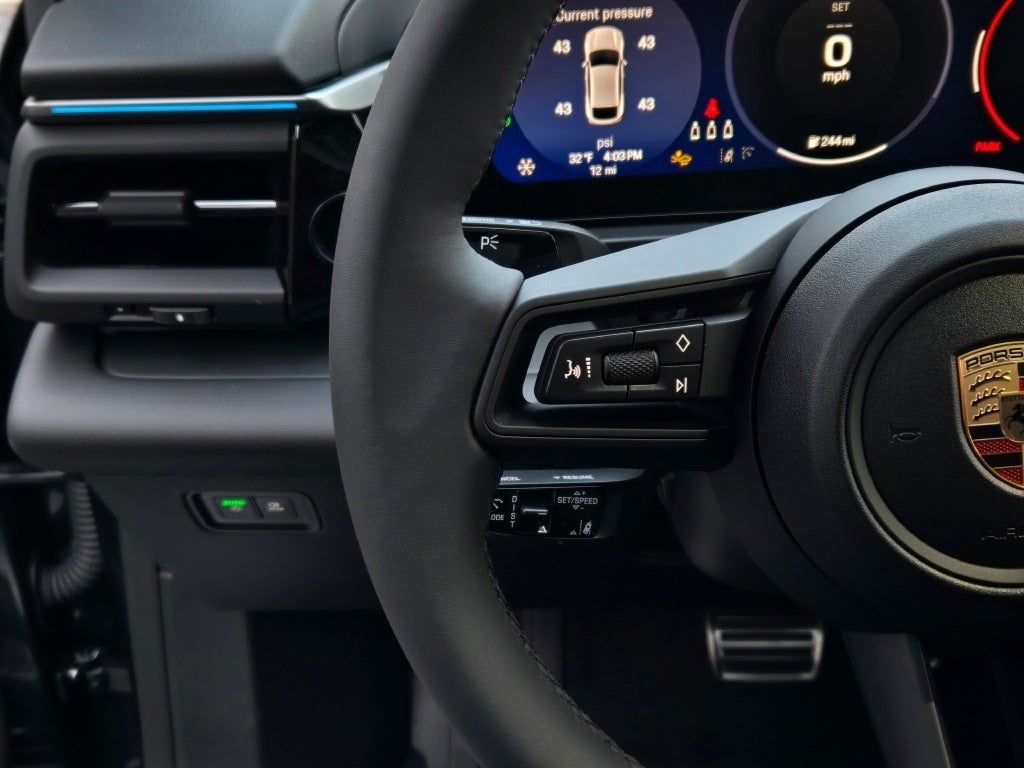 2025 Porsche Macan Electric 4S