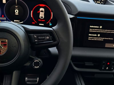 2025 Porsche Macan Electric 4S