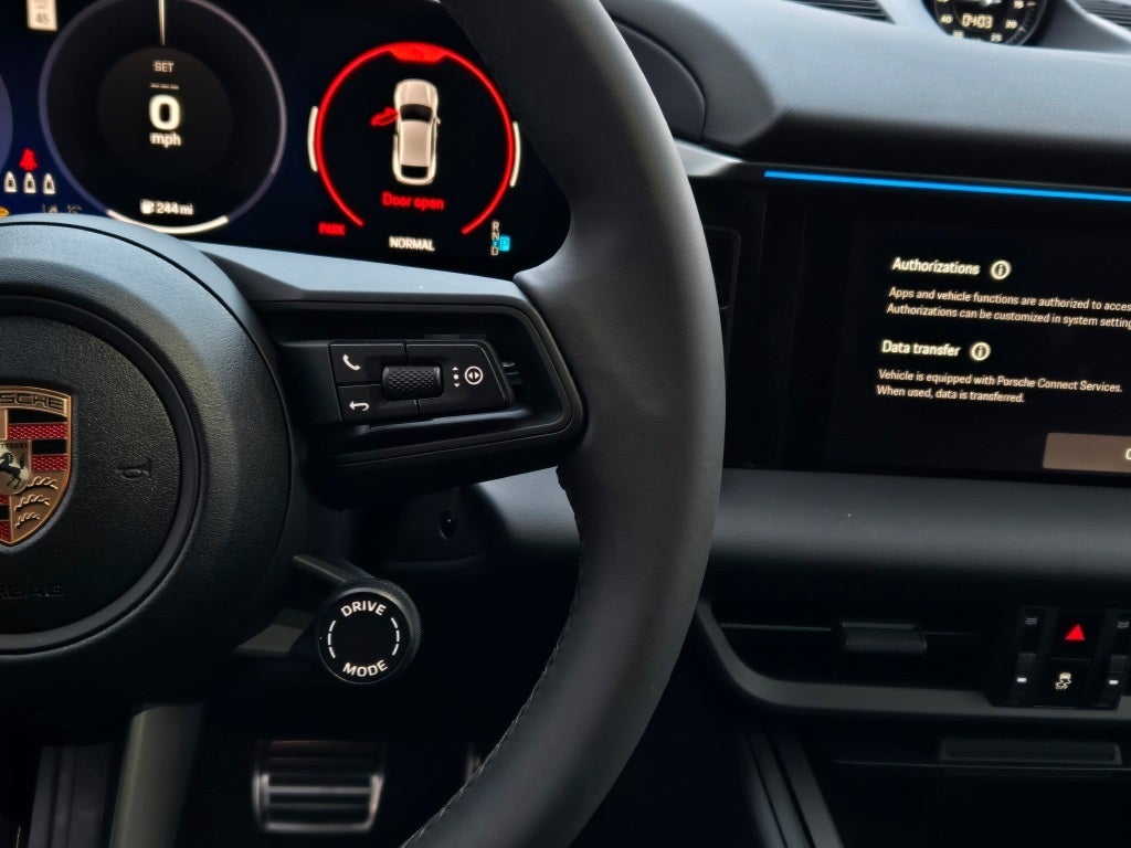 2025 Porsche Macan Electric 4S