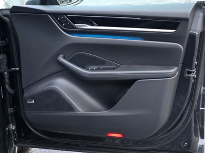 2025 Porsche Macan Electric 4S