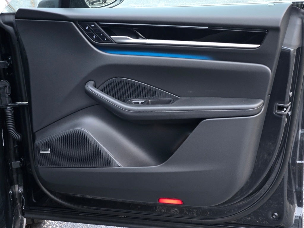 2025 Porsche Macan Electric 4S