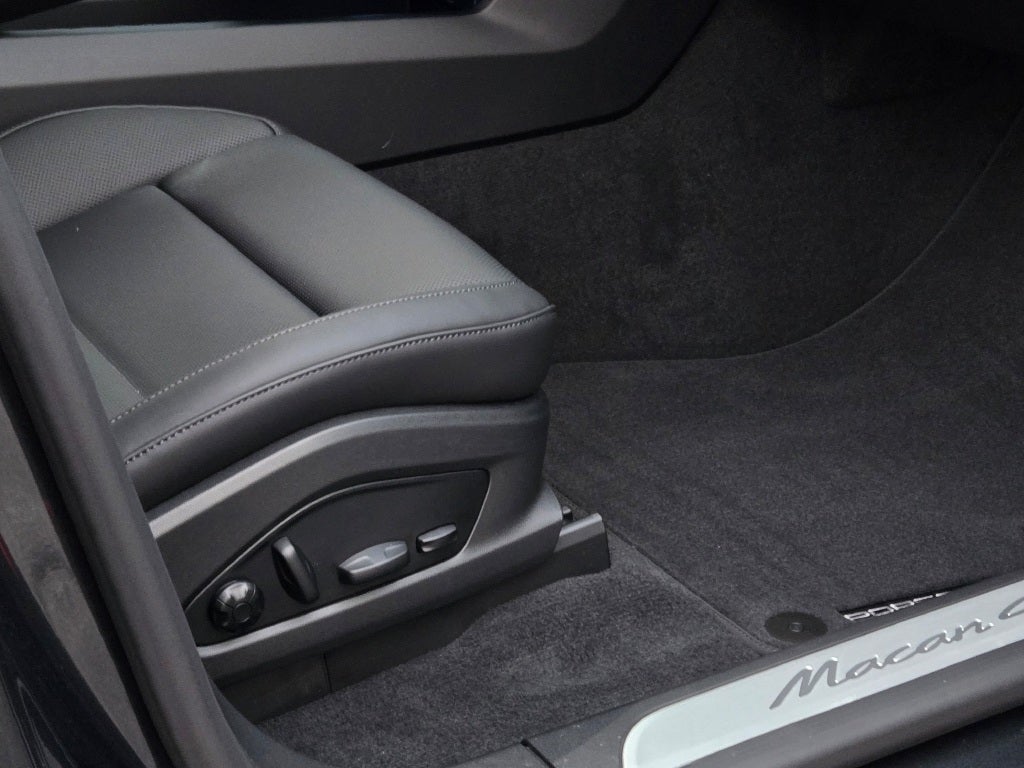 2025 Porsche Macan Electric 4S