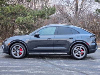 2025 Porsche Macan Electric 4S