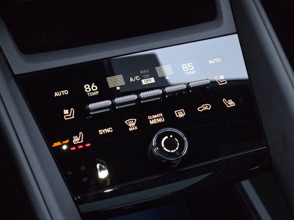 2025 Porsche Macan Electric 4S