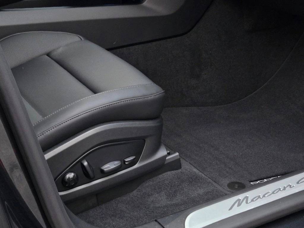 2025 Porsche Macan Electric 4S