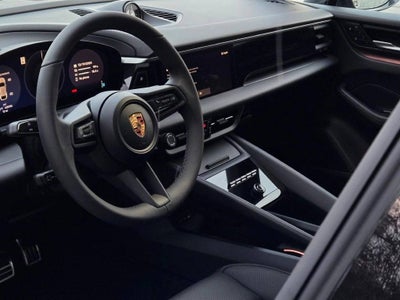 2025 Porsche Macan Electric 4S