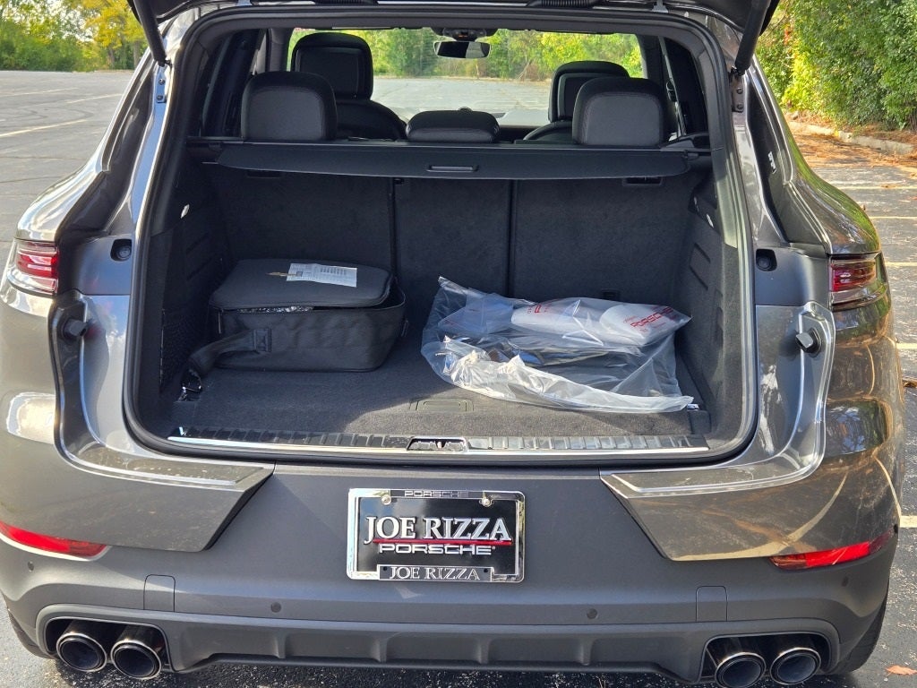 2026 Porsche Cayenne E-Hybrid Base