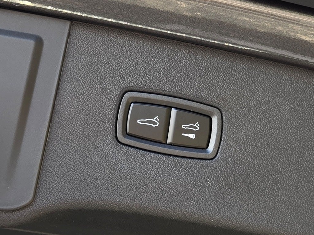 2026 Porsche Cayenne E-Hybrid Base