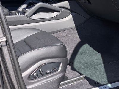 2026 Porsche Cayenne E-Hybrid Base