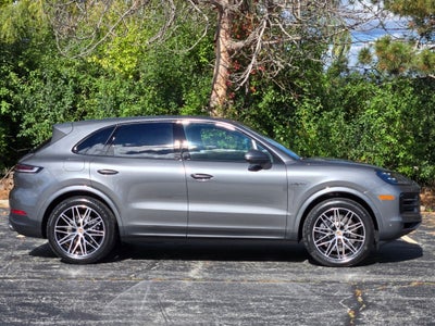 2026 Porsche Cayenne E-Hybrid Base
