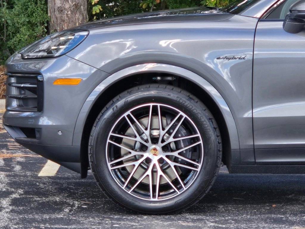 2026 Porsche Cayenne E-Hybrid Base