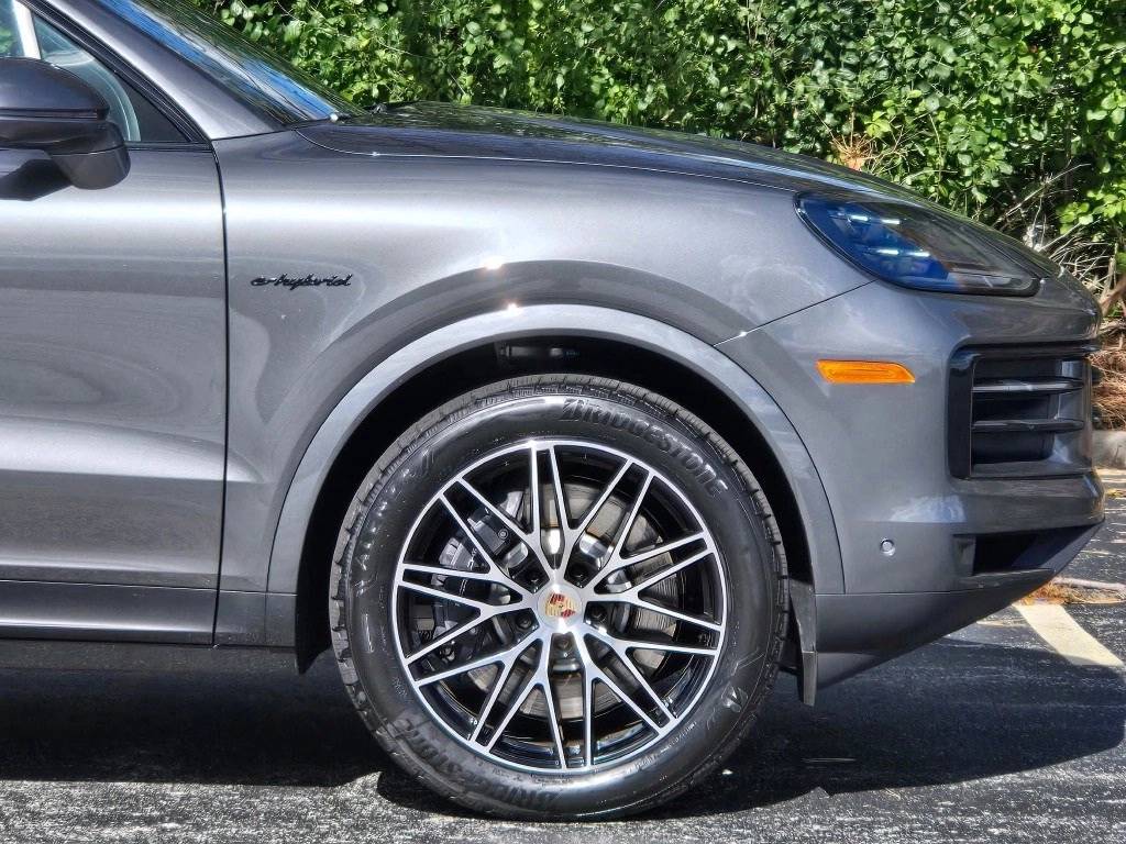 2026 Porsche Cayenne E-Hybrid Base