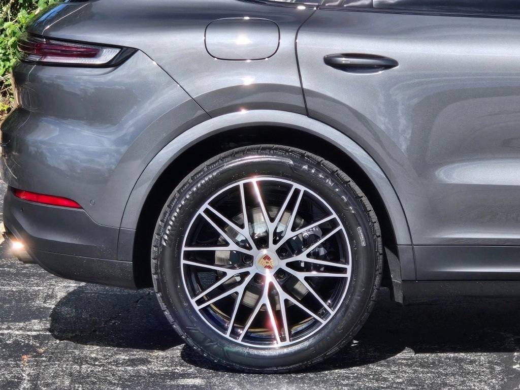 2026 Porsche Cayenne E-Hybrid Base