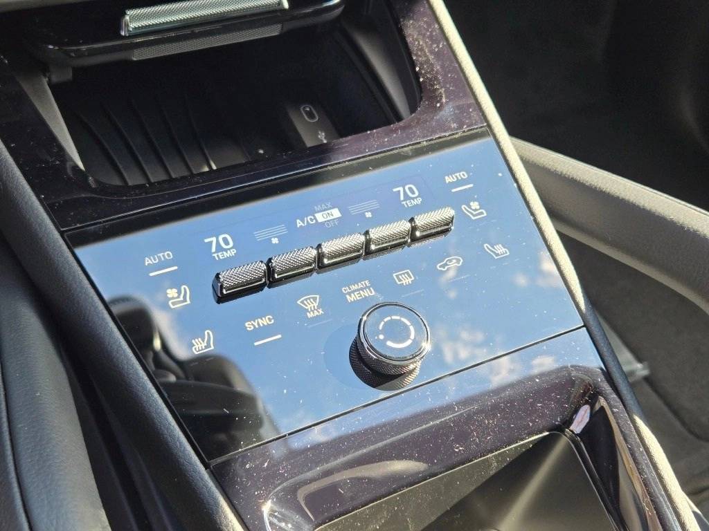 2026 Porsche Cayenne E-Hybrid Base