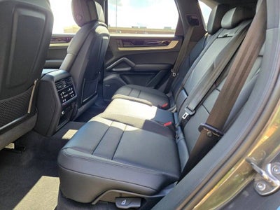 2026 Porsche Cayenne E-Hybrid Base