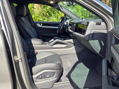 2026 Porsche Cayenne E-Hybrid Base