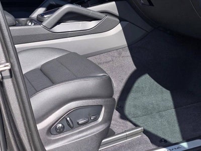 2026 Porsche Cayenne E-Hybrid Base