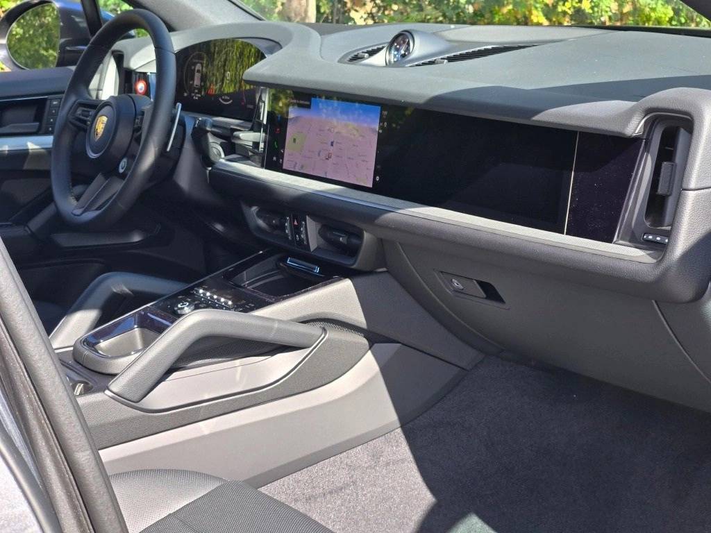 2026 Porsche Cayenne E-Hybrid Base