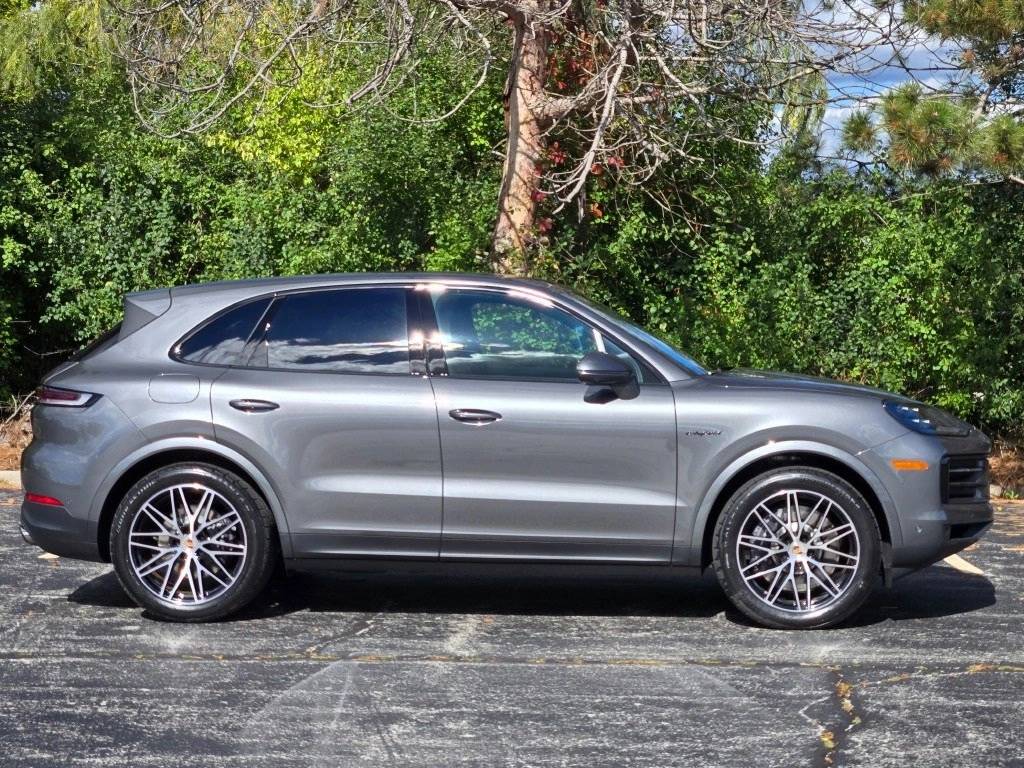 2026 Porsche Cayenne E-Hybrid Base