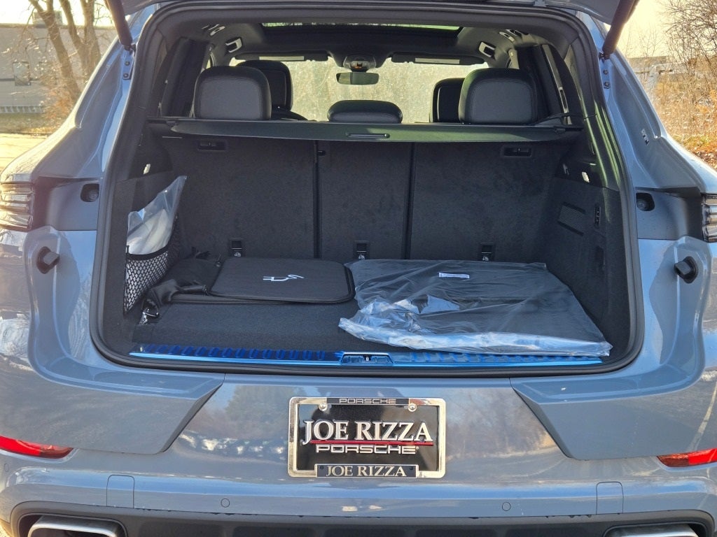 2026 Porsche Cayenne E-Hybrid Base