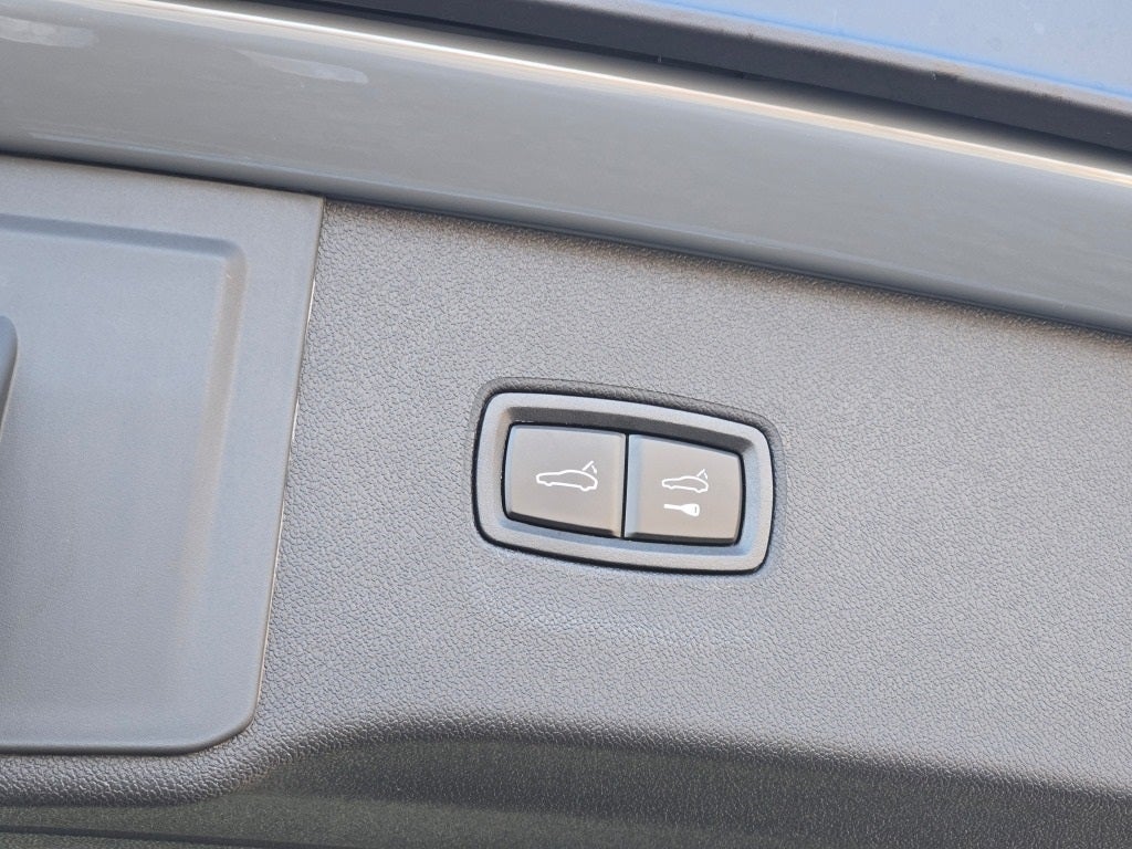 2026 Porsche Cayenne E-Hybrid Base