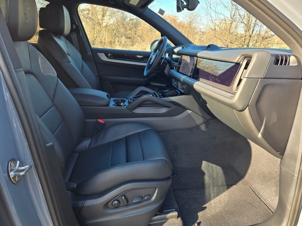 2026 Porsche Cayenne E-Hybrid Base