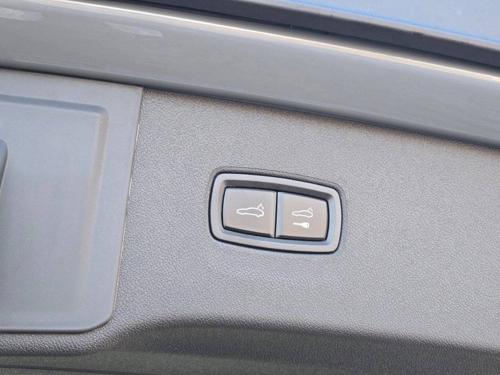 2026 Porsche Cayenne E-Hybrid Base