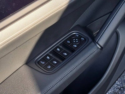 2026 Porsche Cayenne E-Hybrid Base